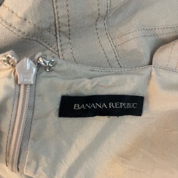 Banana Republic ladies size 8 khaki, square neck, button down, midi dress - Picture 3 of 6